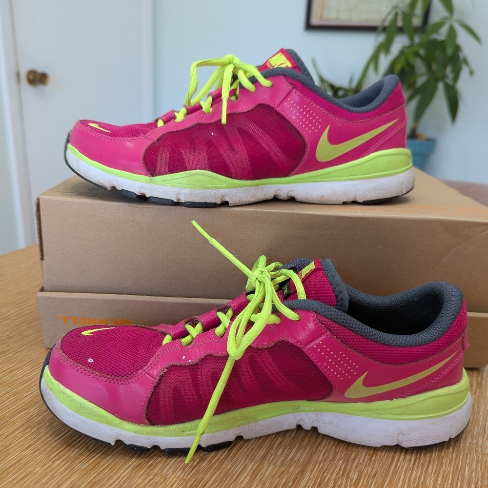 Nike Flex Trainer TR2 Low Pink W10 Euro 42 EUC!
